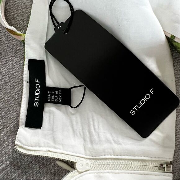 STUDIO F Palm Print Cropped Knit Tank Top Size S - Picture 5 of 7